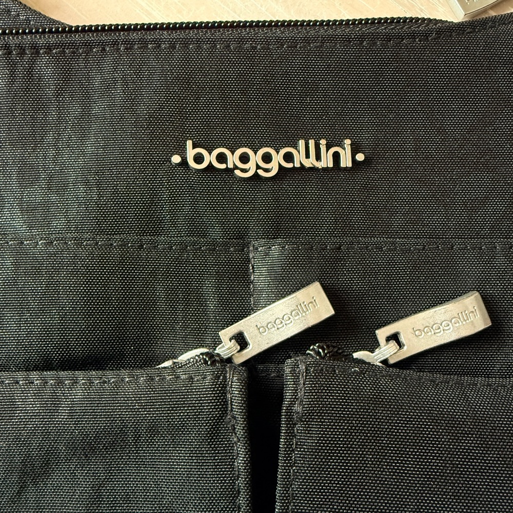 Baggallini Cross Over Crossbody with RFID Wristlet - Black Cheetah Print - Picture 4 of 6